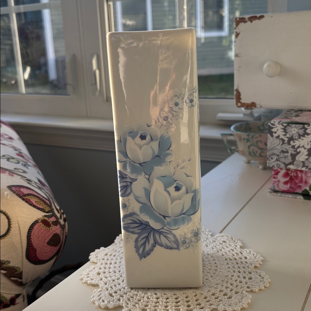 Seizan Japanese Flower Vase EUC
